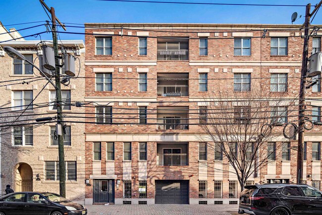 Building Photo - 77 Jefferson St