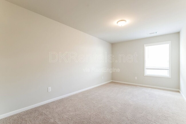Building Photo - 5350 Fox Den Rd