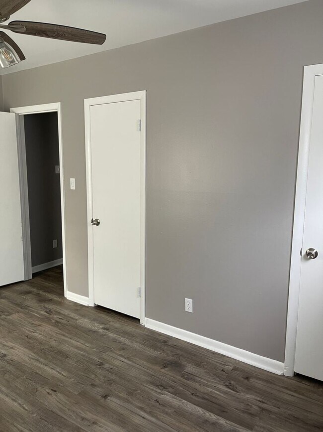 Building Photo - 612 S 8th St