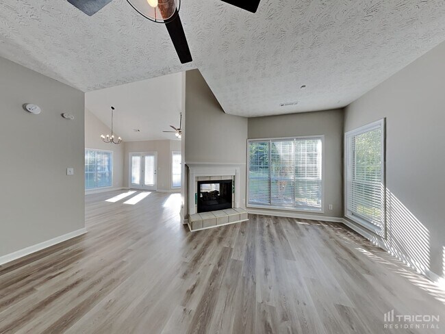 Building Photo - 150 Woodlake Dr