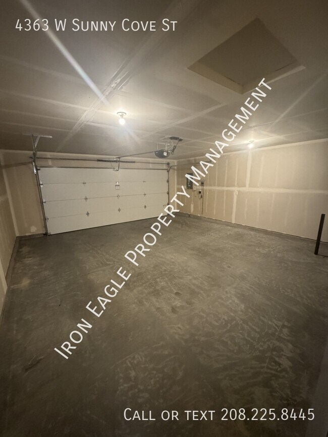 Building Photo - 4363 W Sunny Cove St