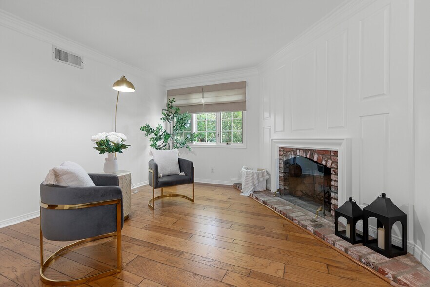 Building Photo - 16842 Harkness Cir