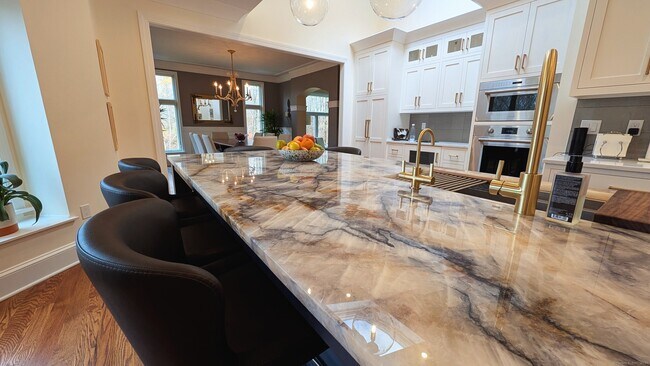 Building Photo - 40 Hull Pl