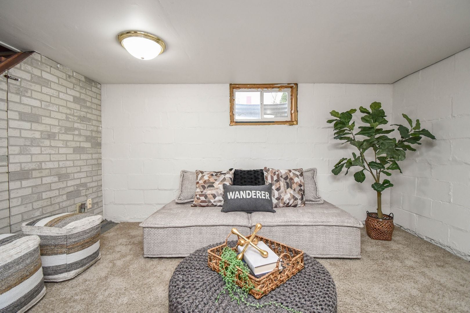 Building Photo - 306 S Chicago Ave