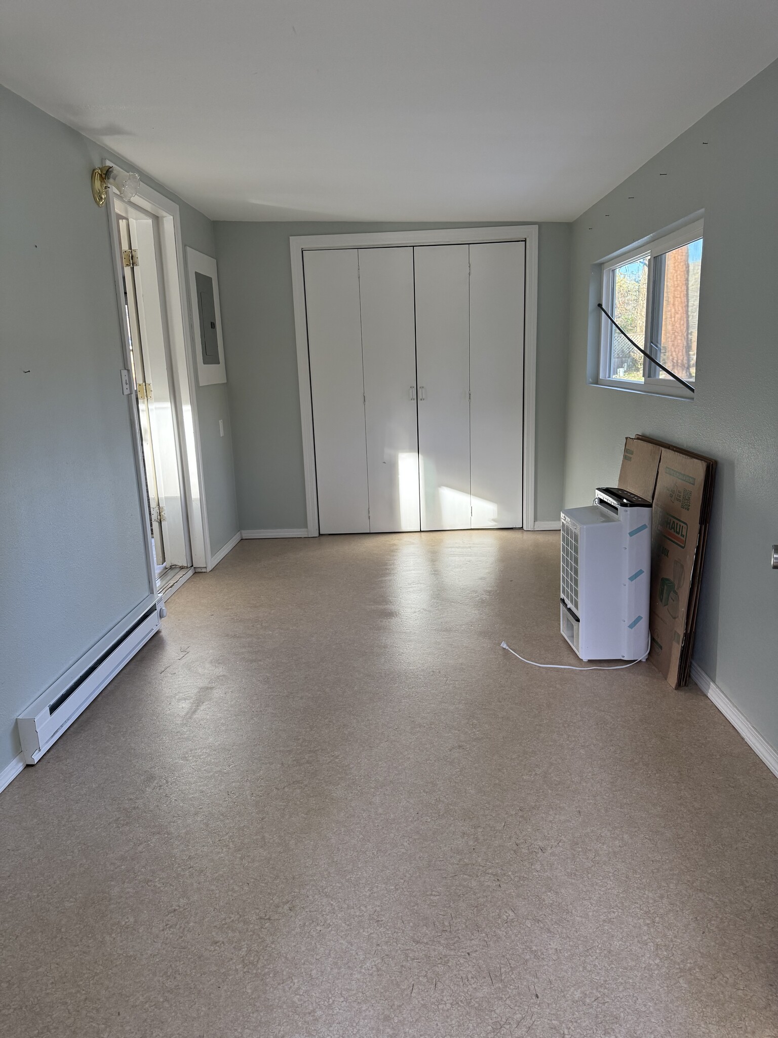 Building Photo - 2000 Lampman Rd