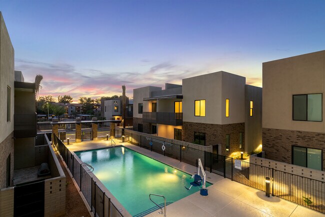 Guest Bedroom Balcony overlooking Pool - 901 S Smith Rd