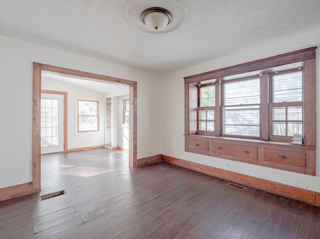 Building Photo - 540 Avon St