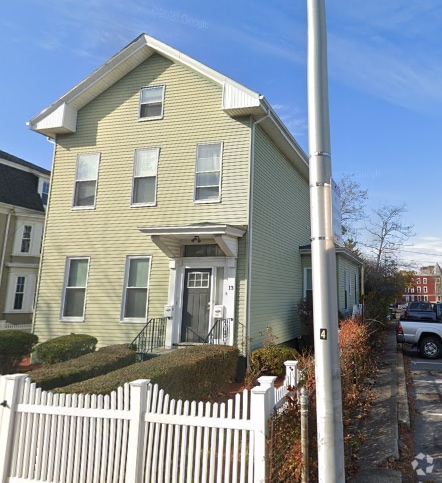 Building Photo - 13 Pleasant St
