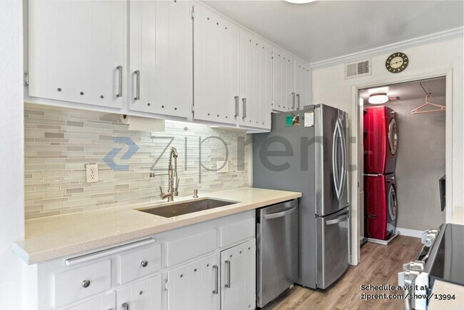 Building Photo - 3335 Brittan Ave