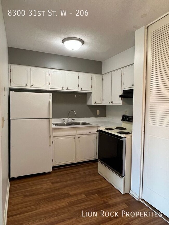 Building Photo - 8300 W 31st St