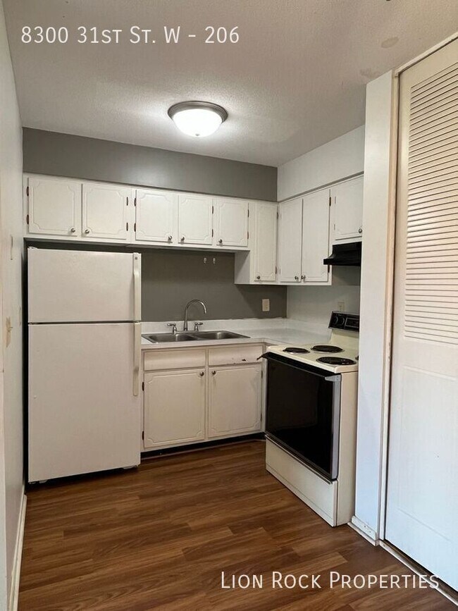 Primary Photo - 8300 W 31st St