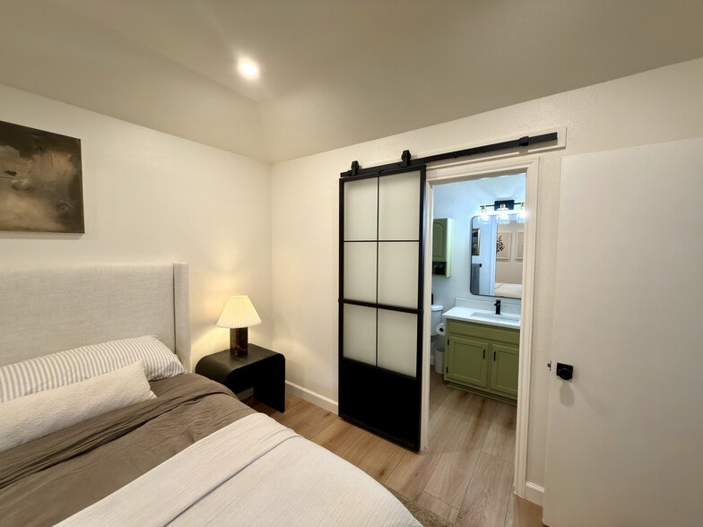 Building Photo - 9319 Whisper Pt