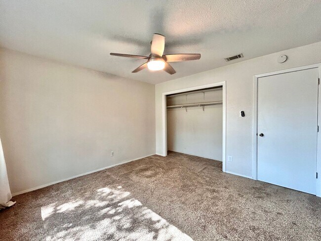 Building Photo - Cozy 3-Bedroom, 2-Bath Home with Covered D...