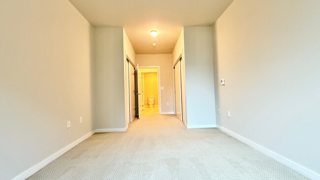 Building Photo - Large Downtown Oakland Two Bedroom Condomi...