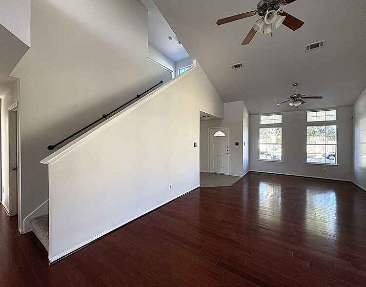 Building Photo - 6502 Griffith Loop