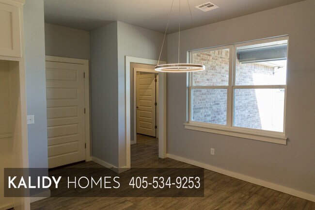 Building Photo - 306 Kirks Holw