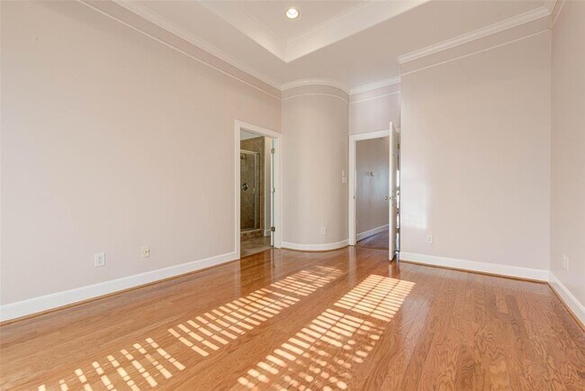 Building Photo - 10808 Almeda Park Dr