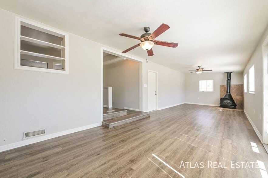 Building Photo - 15876 E Cornell Pl