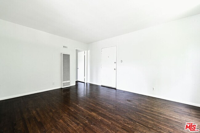 Building Photo - 5533 W Jefferson Blvd