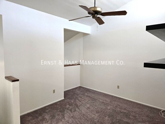 Building Photo - 3667 Country Club Dr