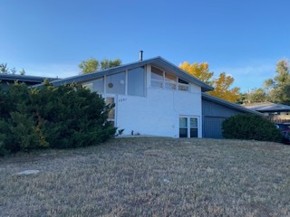 Primary Photo - 1221 La Veta Way