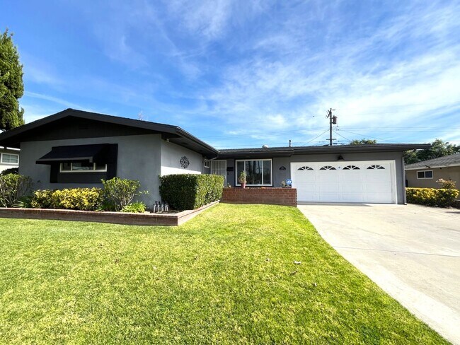 Building Photo - 3 bed, 2 bath in Ontario, CA!