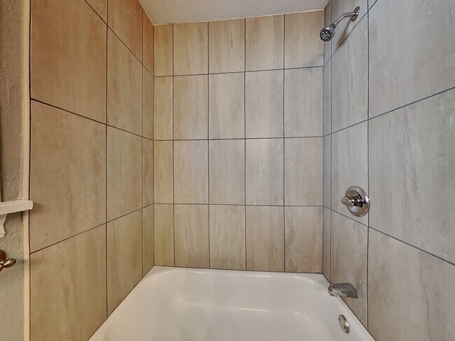 Building Photo - 1921 NW 38th St