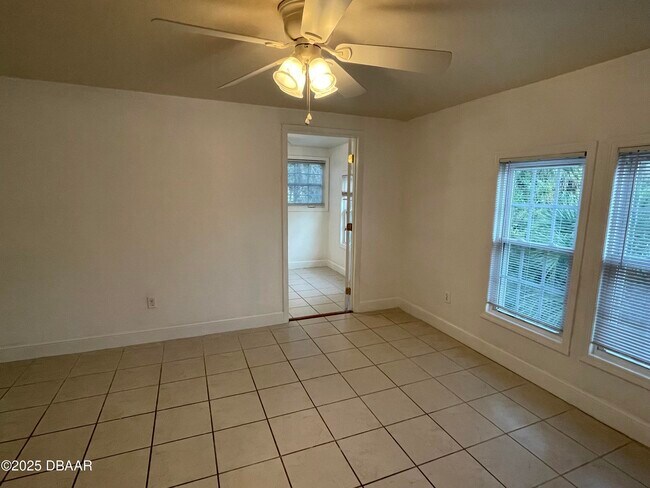 Building Photo - 37 S Wild Olive Ave