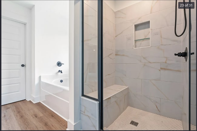 Building Photo - 6643 White Oak Ln