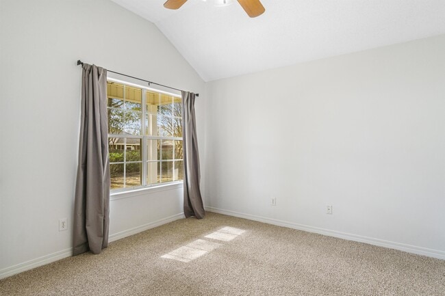 Building Photo - 618 Westchase Ct S