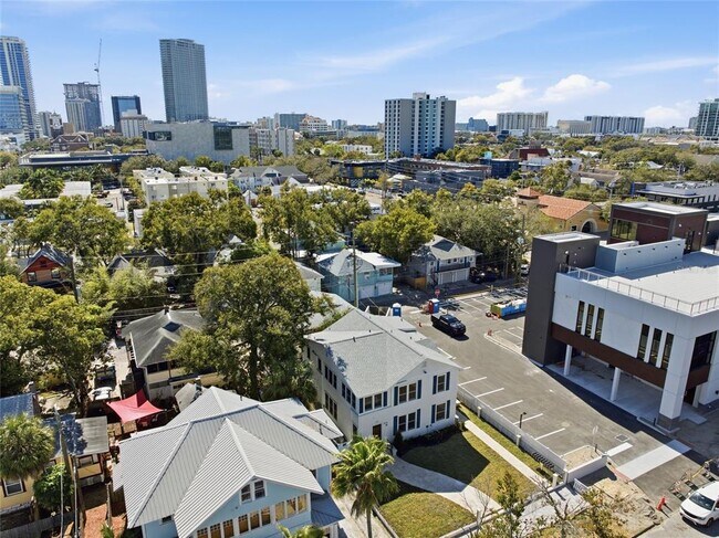 Building Photo - 326 6th Ave N