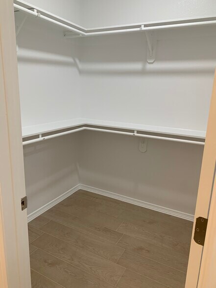 Closet - 918 N Spruce St