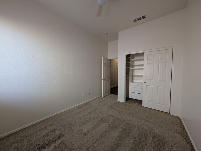 Building Photo - 4 bedroom 2 Bathroom Cooper Commons Home