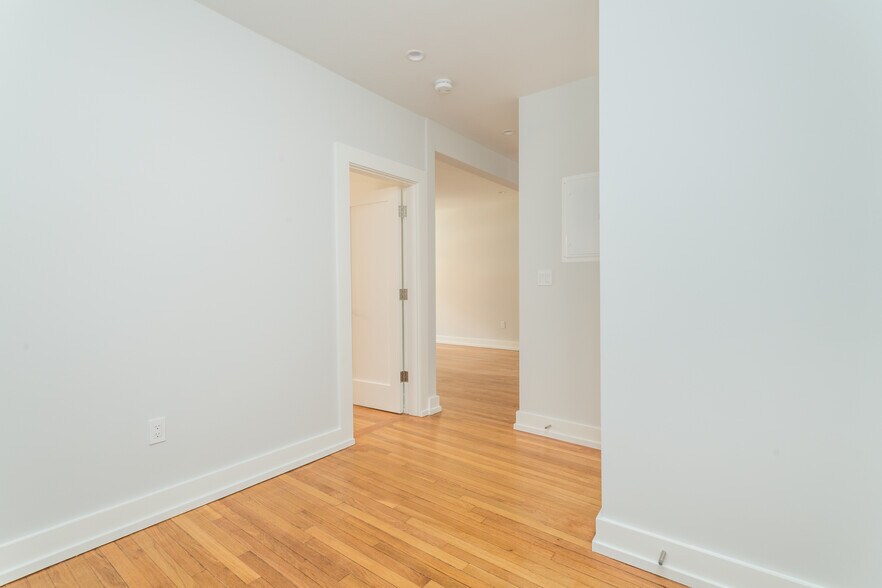 Building Photo - 17a Forest St. Unit 32