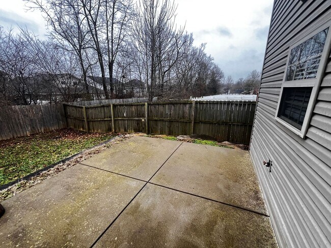 Building Photo - Beautiful 4 Bedroom and 2.5 Bath Home