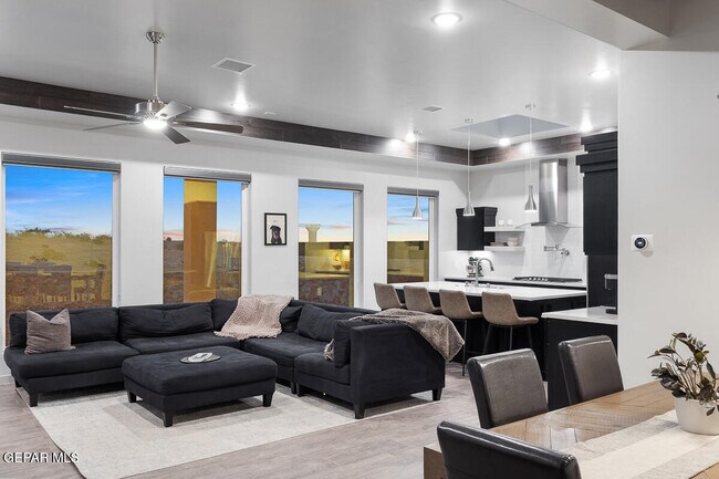 Building Photo - 870 Airship Pl