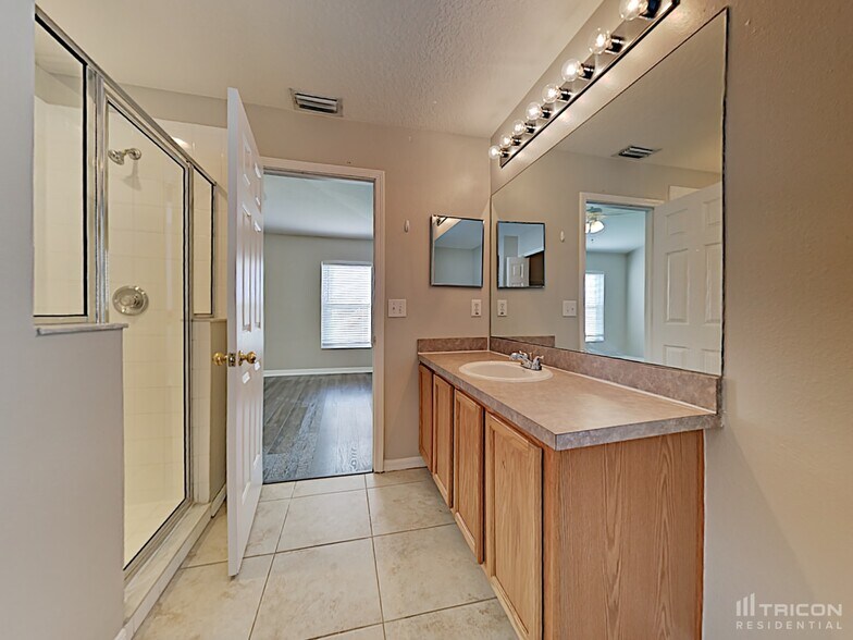 Building Photo - 31420 Triborough Dr