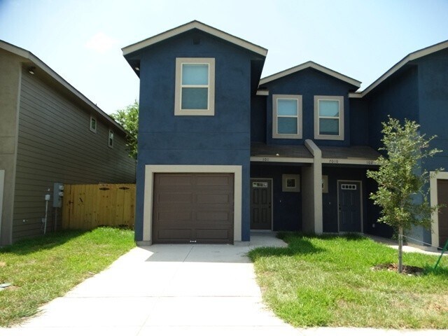 Building Photo - 7010 Lakeview Dr.