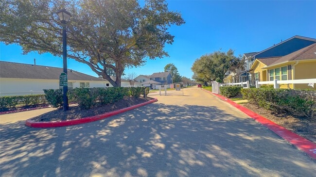 Building Photo - 9923 Farrell Dr