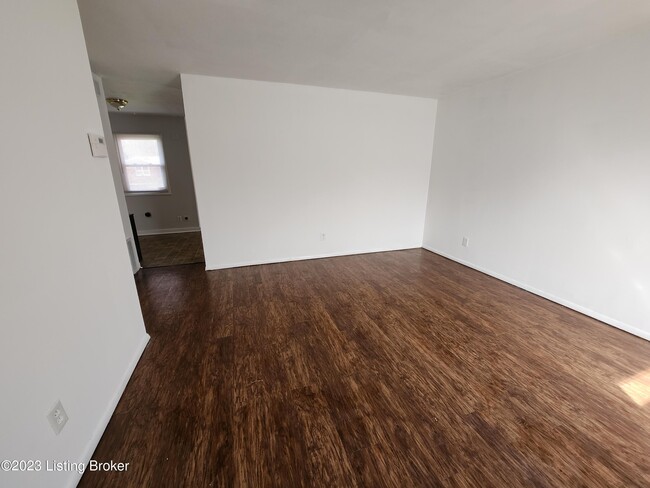 Building Photo - 5207 Garden Green Way