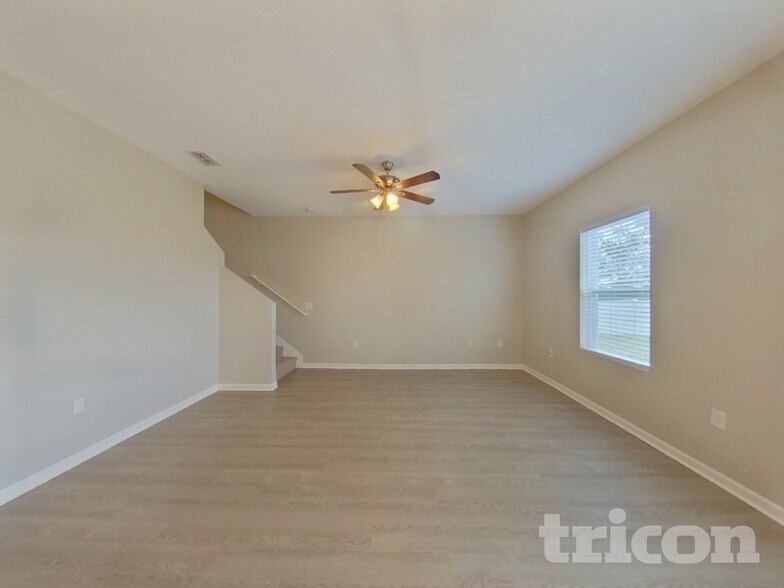 Building Photo - 15619 Merlin Ave