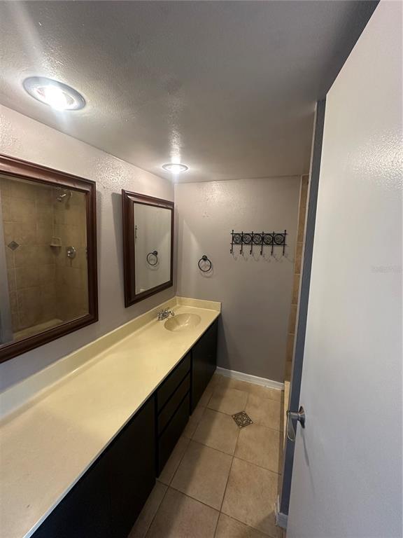 Building Photo - 5252 Brook Ct