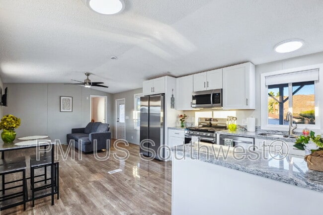 Building Photo - 437 Riverfront Dr