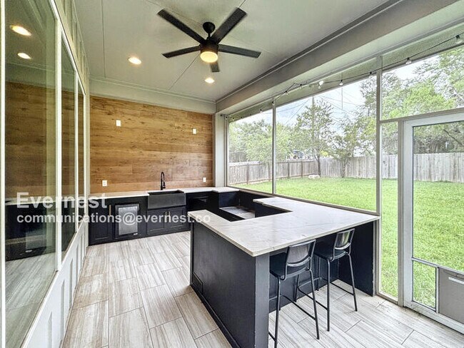 Building Photo - 14941 Running Deer Trail