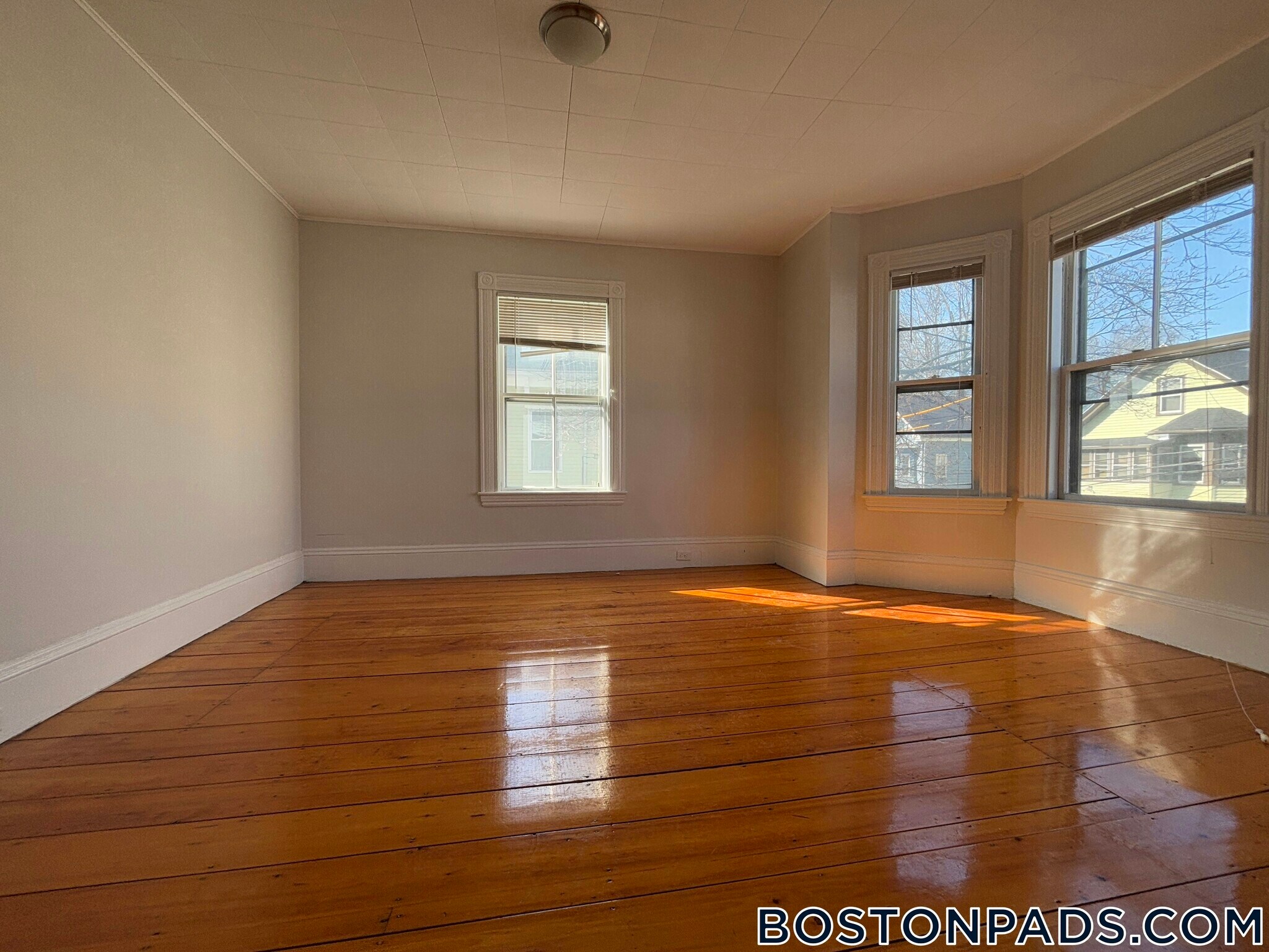 Building Photo - 141 Brown St