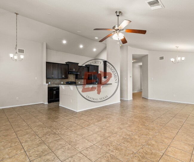 Building Photo - 6505 Vista View Dr