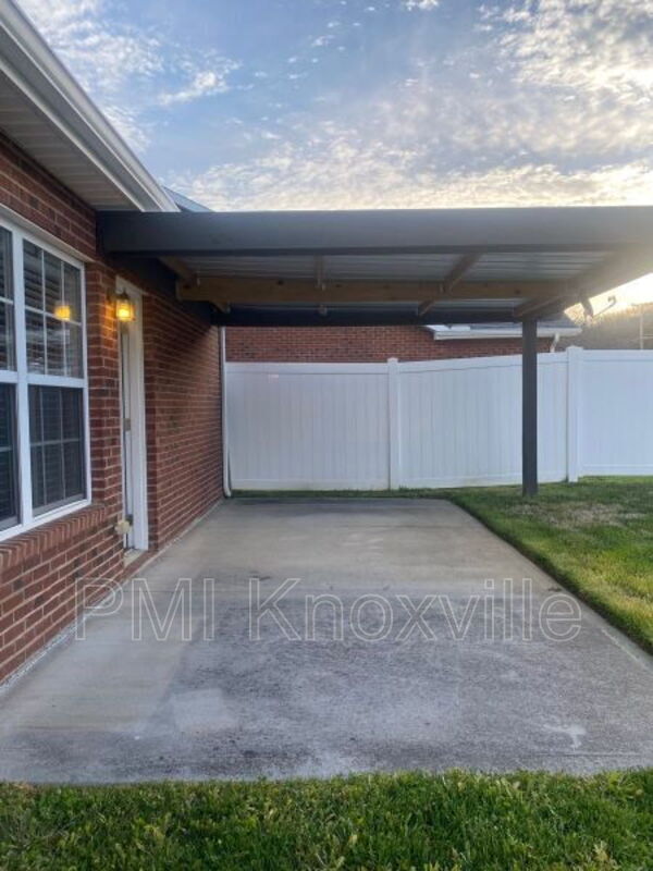 Building Photo - 8106 Gate Keeper Way