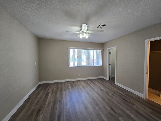Building Photo - A Fabulous 4 Bedroom Single Story Home in East Las Vegas