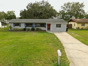 Building Photo - 4 bed 2 bath home