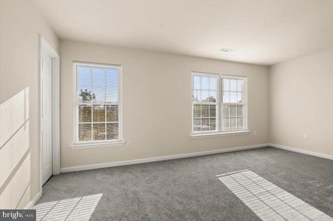 Building Photo - 1 Karendale Ct